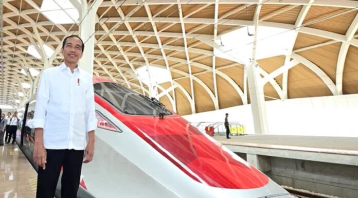 Freshly Launched, Whoosh High-Speed Train Encounters Several Incidents Already