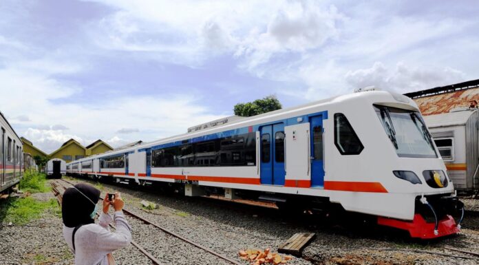 Government Prepares Feeder Train to Support KCJB
