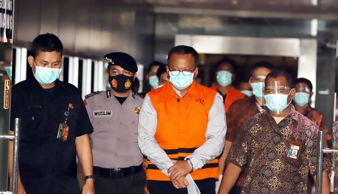 Indonesian Minister of Marine Affairs and Fisheries Received Bribes and Spent It in The US edhy prabowo