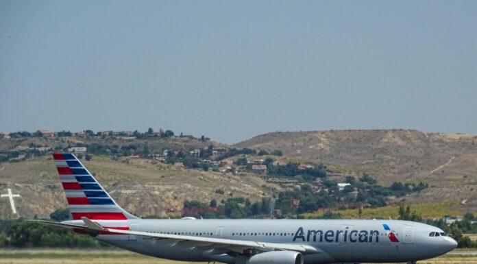 A Muslim Woman was Asked to Leave the Airplane Because a Passenger Complained american airlines