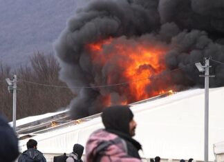 Refugee Camp in Bosnia was on Fire, Black Smoke Soared refugee camp on fire in bosnia