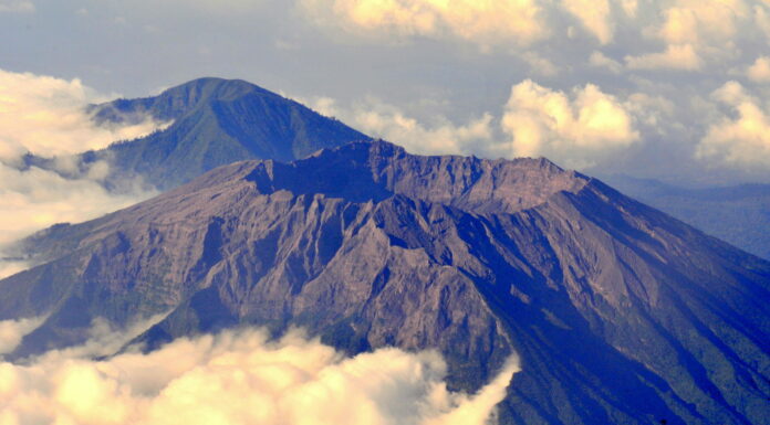 Mount Raung Erupted 32 Times in 6 Hours mount raung erupted