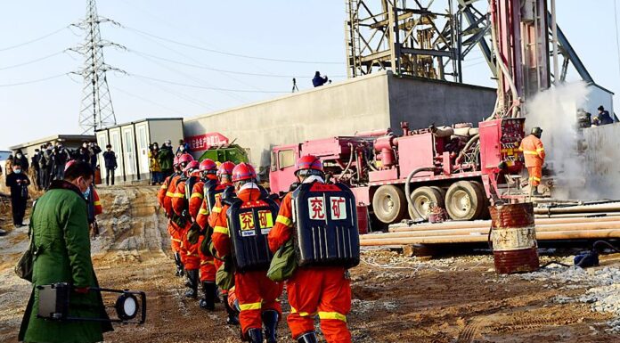 In Almost 2 Weeks, The Rescue of 21 Chinese Miners is Still Being Carried Out chinese miners rescue