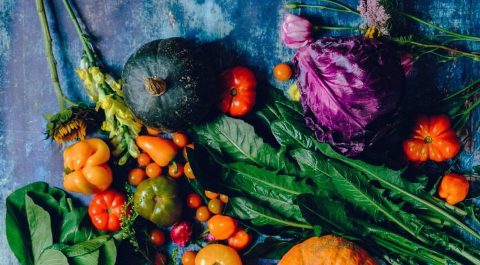 Why purchasing precut fruits has its own risks