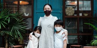 Five mistakes people do when wearing face mask