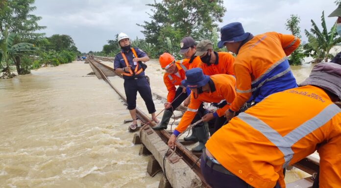 Long distance train to and from Jakarta still on hold