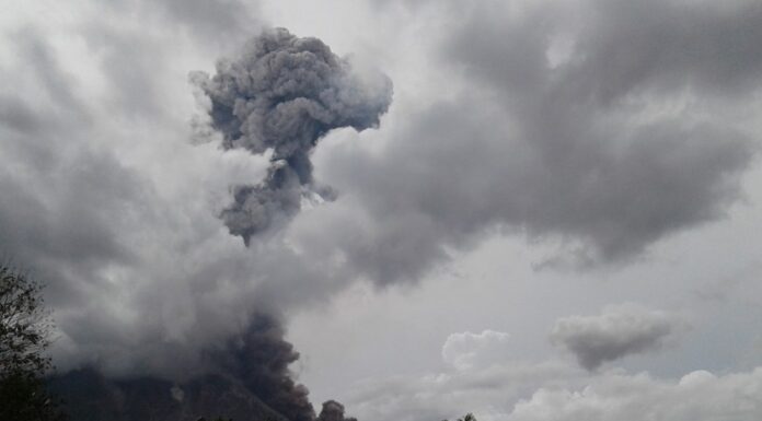 Mount Sinabung erupts again