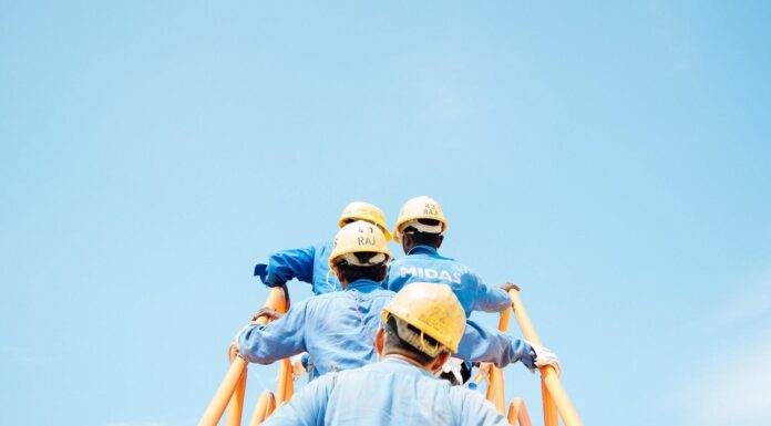 Attention! Indonesia Issues New Regulation to Enhance Social Protection for Migrant Workers Foreign workers