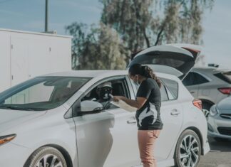 Singaraja Immigration Implements Drive-Thru Passport Drive thru service