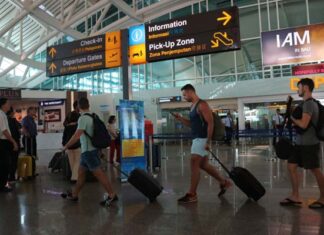 A Busy Year Ahead as Bali Expands Direct Flights to Singapore traveler in Ngurah rai Airport