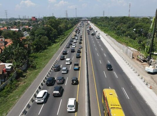 One-Way and Contra-Flow Systems Implemented in Jakarta During January 2025 Long Holiday Jakarta-Cikampek Toll Road