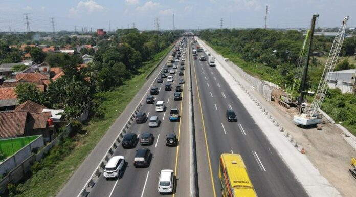 Road Widening on Cikampek Toll Road Potentially Causes Congestion Jakarta-Cikampek Toll Road