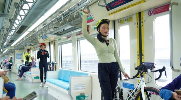 Cyclists in Jakarta Can Now Bring Non-Folding Bikes on Jabodebek LRT on Weekends Cyclists in Jakarta Can Now Bring Non-Folding Bikes on Jabodebek LRT on Weekends