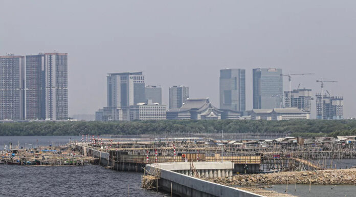 Giant Sea Wall Project Not Yet Designated as National Priority Despite Coastal Concerns Giant Sea Wall Project Not Yet Designated as National Priority Despite Coastal Concerns