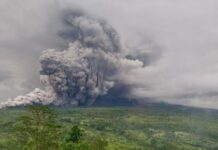 Mount Semeru Erupts at Highest Alert Level, Visitors and Residents Urged to Stay Away! Mount Semeru Erupts at Highest Alert Level, Visitors and Residents Urged to Stay Away!