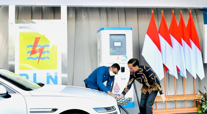 Electric Cars Claim Over 12 Percent of Indonesia’s Auto Market in 2025 President Jokowi Urges Localization of Electric Car Manufacturers