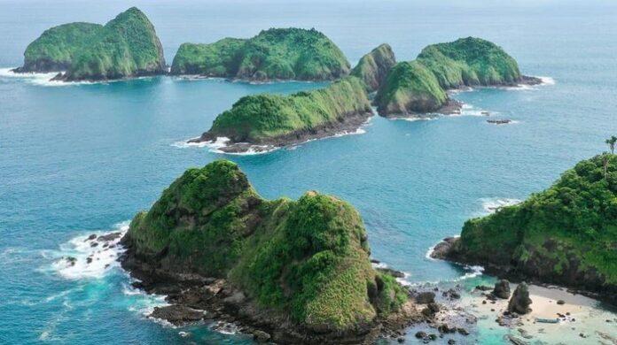 Tourist Visits Surge at Bedil Island, the “Raja Ampat of Banyuwangi”