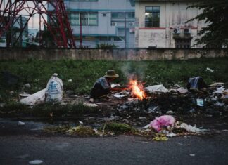 Think Twice Before Burning Trash in Jakarta, You Could Face a Rp500,000 Fine! Think Twice Before Burning Trash in Jakarta, You Could Face a Rp500,000 Fine!