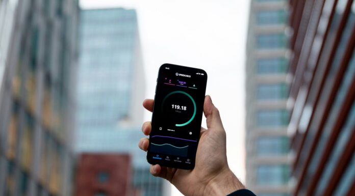 Fastest Internet Speeds in Indonesia: Jakarta, Step Aside! Indonesia's Internet Speeds Surge in 2024, Yet Lag Behind Regional Competitors