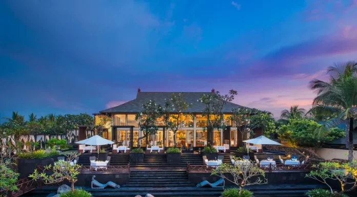 When in Nusa Dua, This Is Where Fine Dining Comes Alive When in Nusa Dua, This Is Where Fine Dining Comes Alive