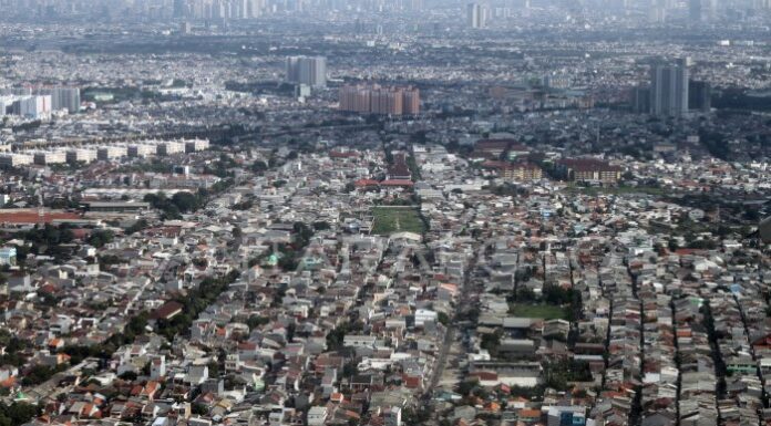 Jakarta: Growing Population and Uninhabitable Living Conditions