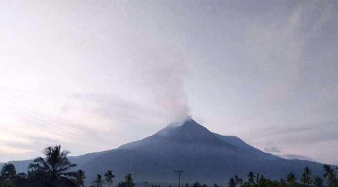 Foreigners Get Overstay Fee Waiver After Lewotobi Eruption Foreigners Get Overstay Fee Waiver After Lewotobi Eruption