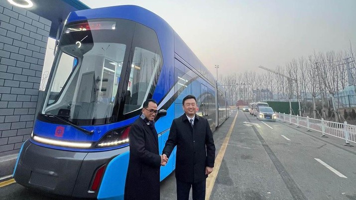 Minister of Transportation Budi Karya Sumadi, made a working visit to China for trials before the Autonomous Rail Transit (ART) will be built in the Archipelago Capital (IKN)