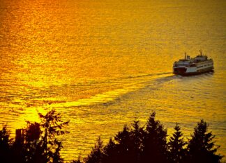 Big Holiday Savings Ahead! Government Rolls Out Christmas and New Year 2025/2026 Travel Discounts Inter-Provincial Ferry Transportation Fares Across Indonesia Increase by 5%