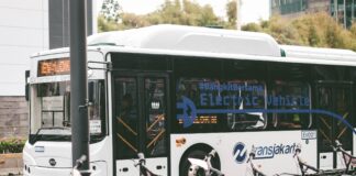 TransJakarta Now Operates 24 Hours