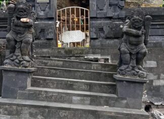 Bali Coastal Erosion Worsens as Pura Rambut Siwi Faces Collapse Threat Bali Coastal Erosion Worsens as Pura Rambut Siwi Faces Collapse Threat