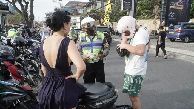 Bali Police Record 1,608 Traffic Violations by Foreign Nationals during 2023