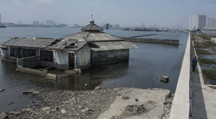 Significant Land Subsidence, Jakarta Residents Will Be Banned from Using Groundwater Significant Land Subsidence, Jakarta Residents Will Be Banned from Using Groundwater